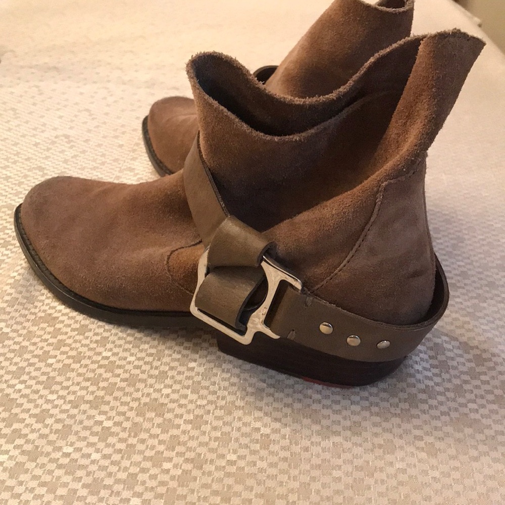 Suede, light tan Joe’s Jean booties.